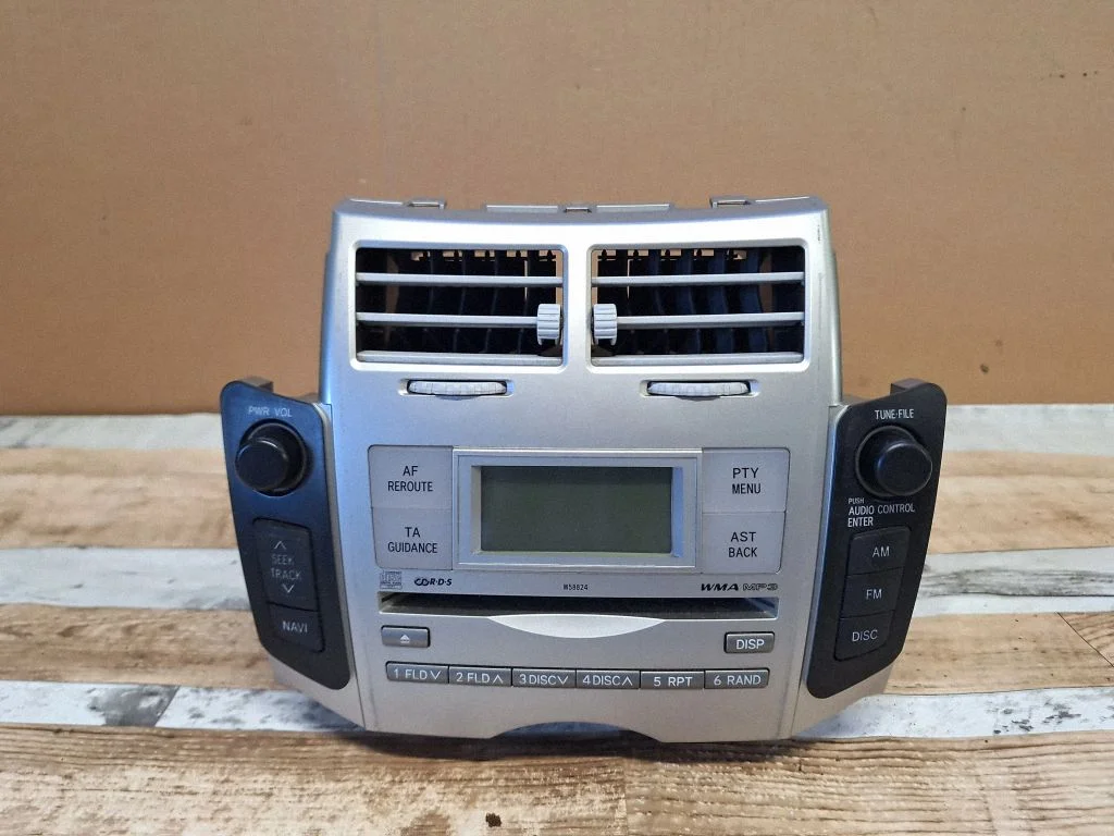 Radio, odtwarzacz CD/DVD, nawigacja – Toyota Yaris (2006-2011)