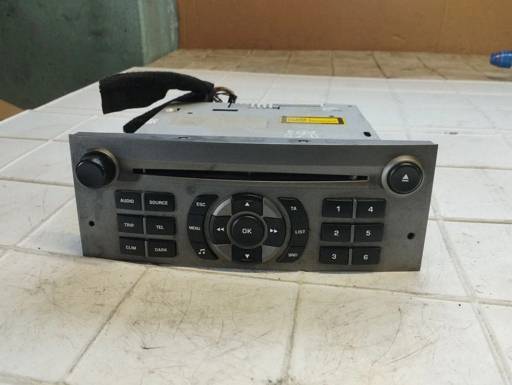 Radio/CD/DVD atskaņotājs/navigācija