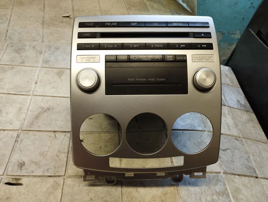 Radio, odtwarzacz CD/DVD, nawigacja CC4566ARX