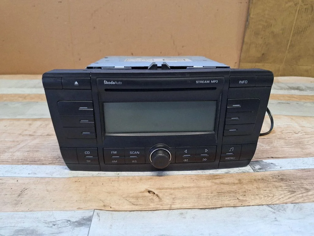 Radio, odtwarzacz CD/DVD, nawigacja 1Z0035161C