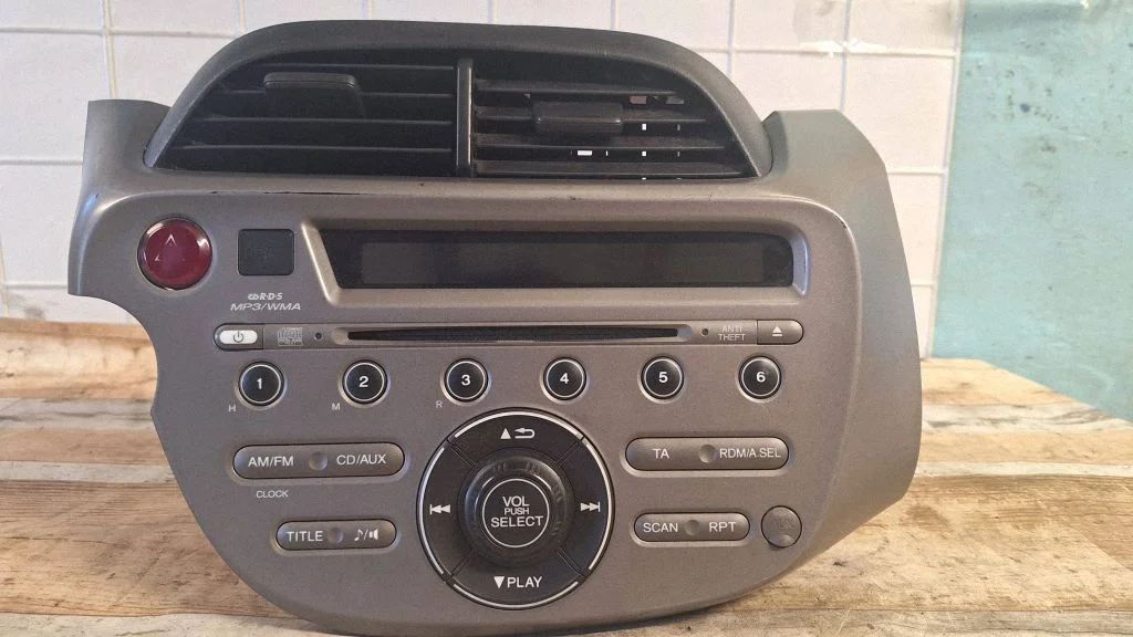 Radio, odtwarzacz CD/DVD, nawigacja 39101TF0G212M1