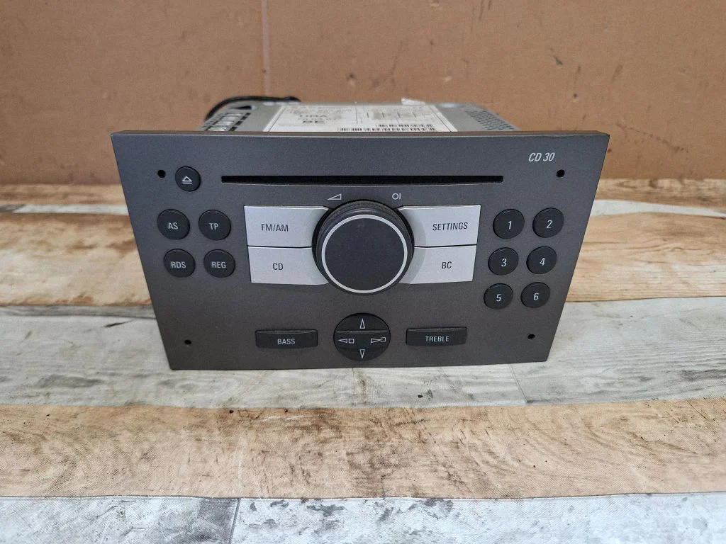 Radio/CD/DVD/GPS head unit – Opel Vectra C (2005-2009)