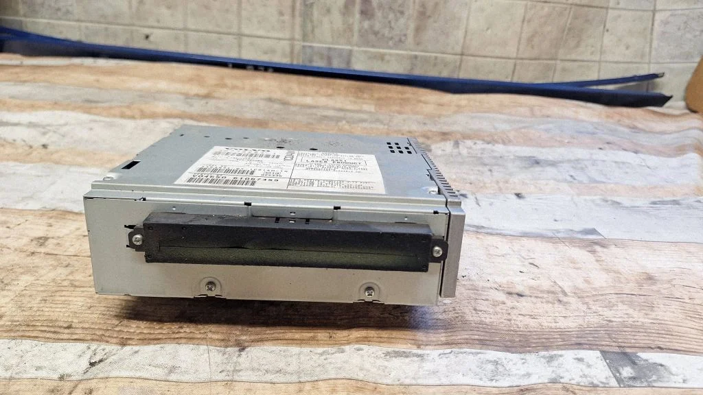 Radio/CD/DVD/GPS head unit V0465061067459