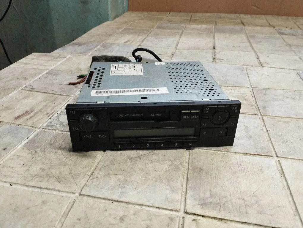 Radio/CD/DVD/GPS head unit – Volkswagen Polo IV 9N3 (2005-2009)