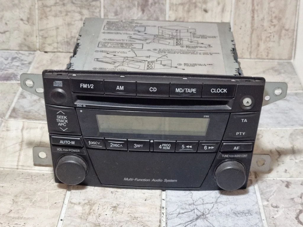 Radio/CD/DVD atskaņotājs/navigācija