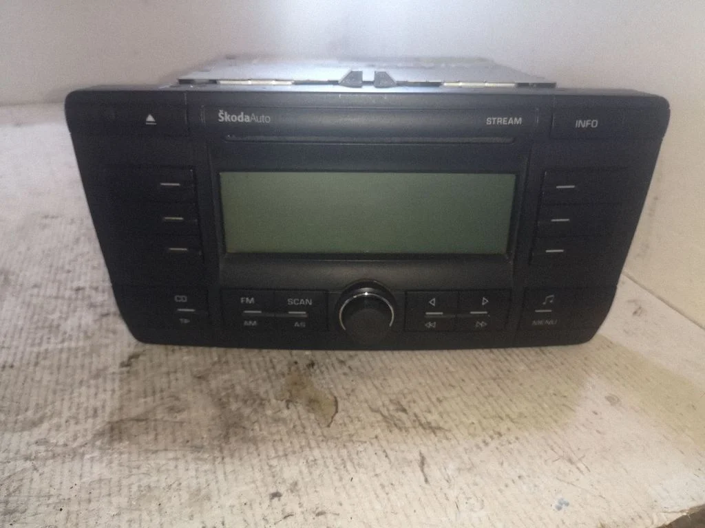 Radio, odtwarzacz CD/DVD, nawigacja 1Z0035161B