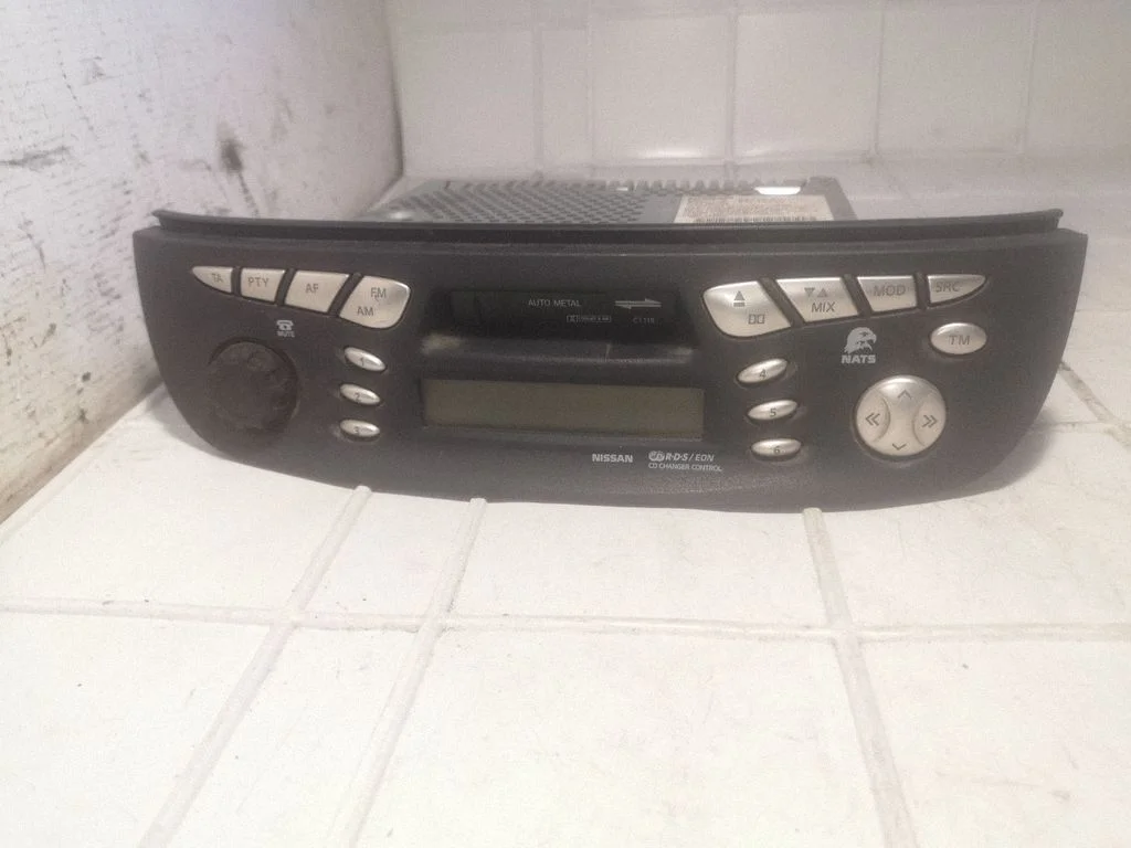 Radio, odtwarzacz CD/DVD, nawigacja 28113BU015