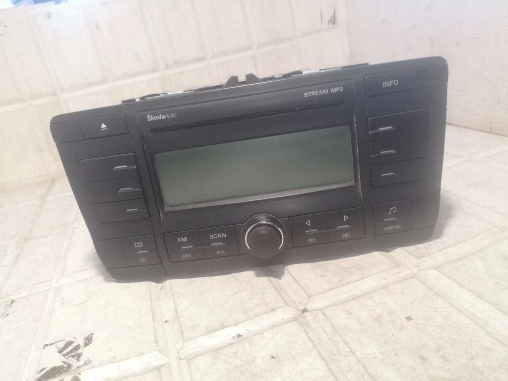 Radio, odtwarzacz CD/DVD, nawigacja 1Z0035161C