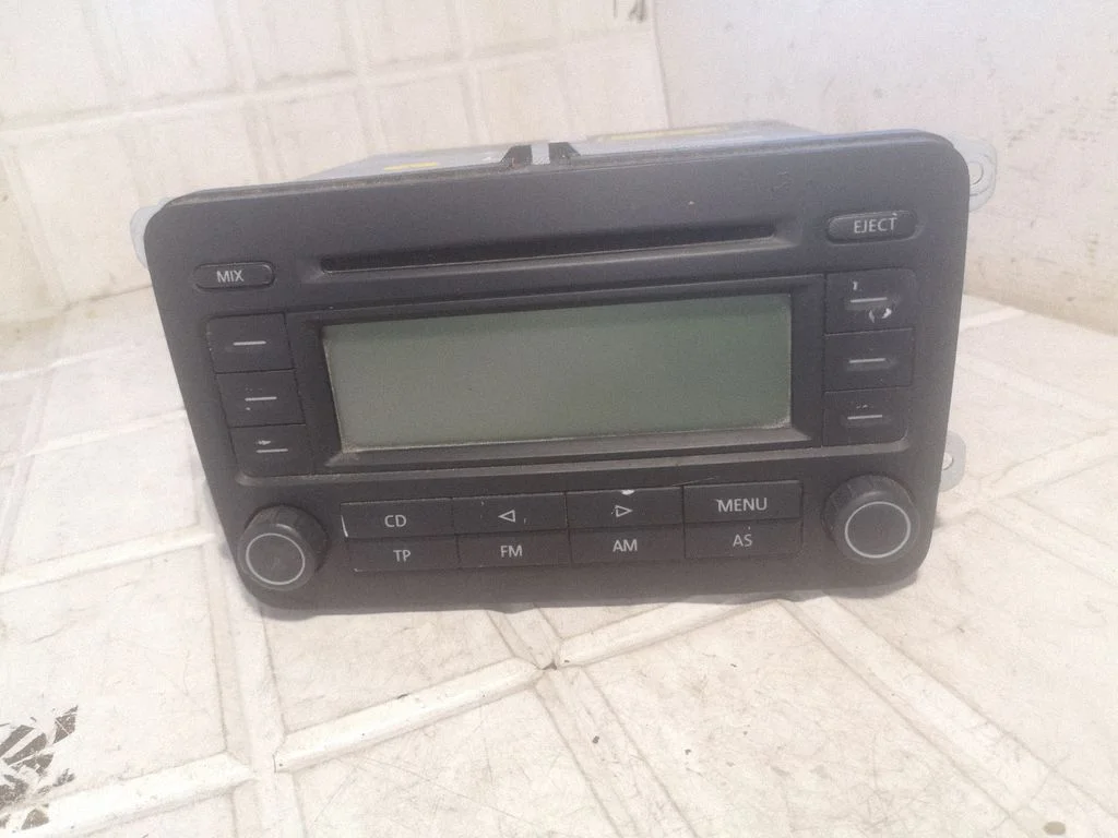 Radio/CD/DVD/GPS head unit – Volkswagen Touran I (2003-2010)