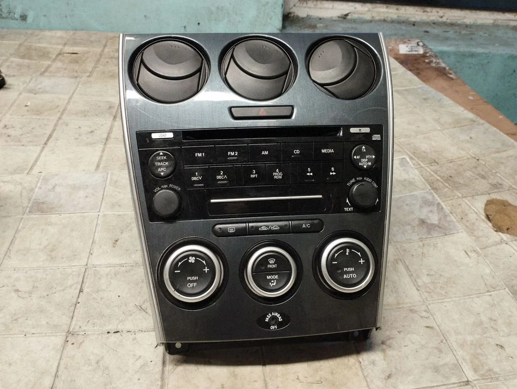 Radio, odtwarzacz CD/DVD, nawigacja CQMM4570AK