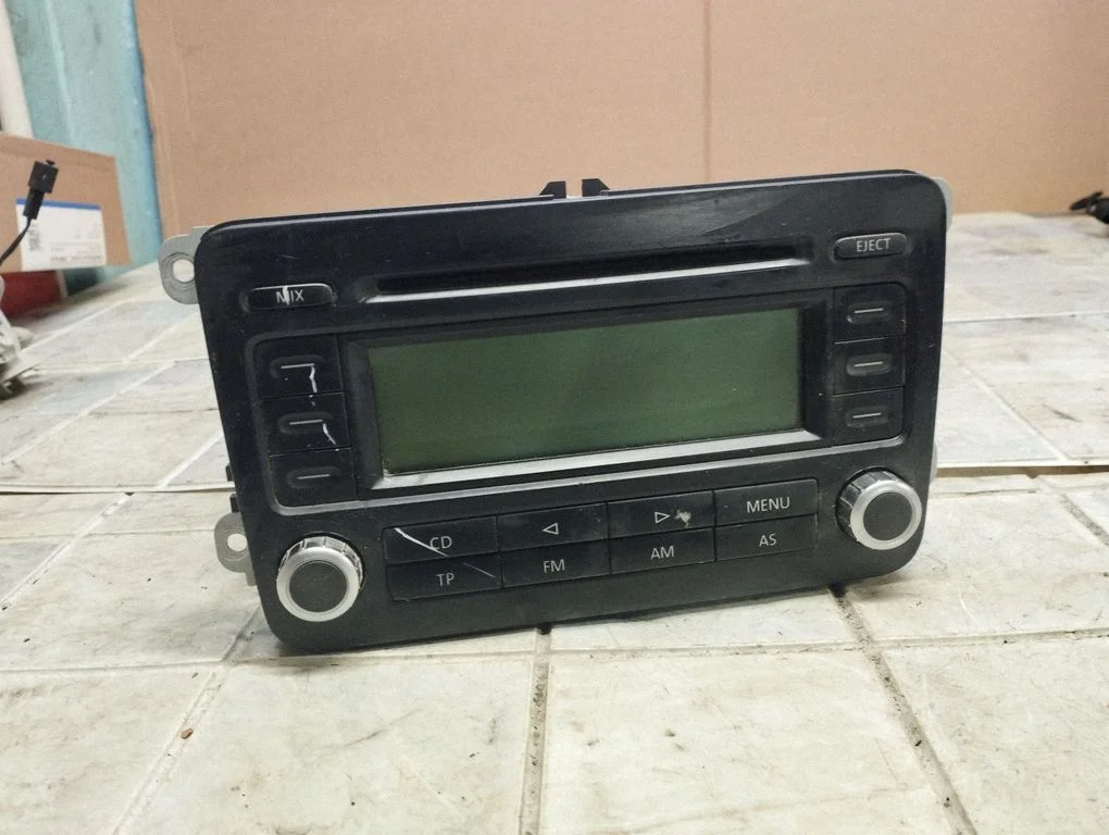 Radio, odtwarzacz CD/DVD, nawigacja 1K0035186P