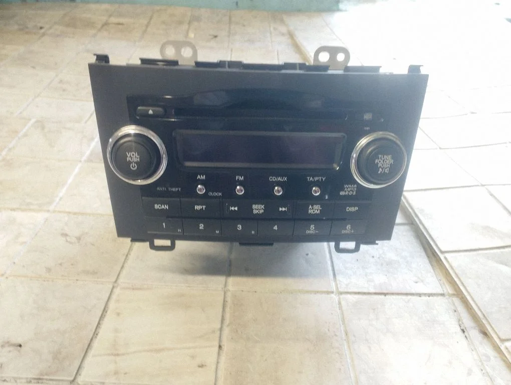 Raadio / CD/DVD-mängija / navigatsioon – Honda CR-V (2007-2012)