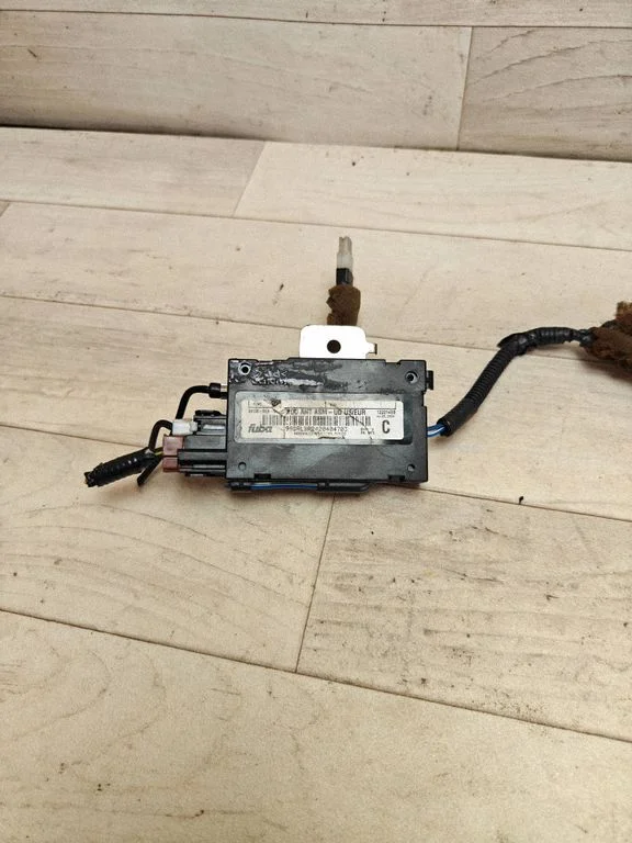 Aerial antenna amplifier – Honda Accord (2003-2007)