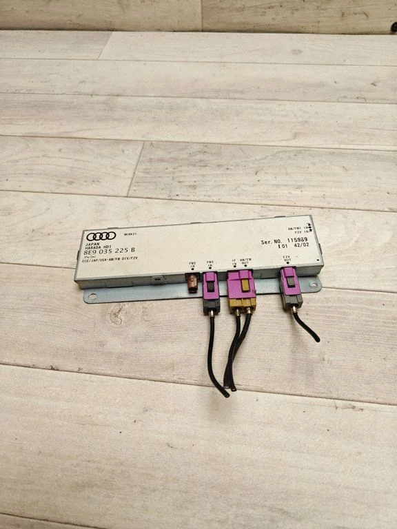 Antenni võimendi – Audi A4 S4 B6 8E 8H (2001-2005)