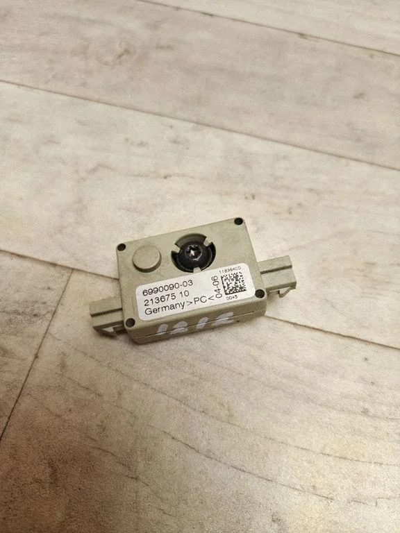 Aerial antenna amplifier – BMW X3 E83 (2003-2010)