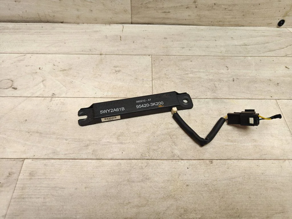 Antenas pastiprinātājs – KIA Optima (2010-2015)