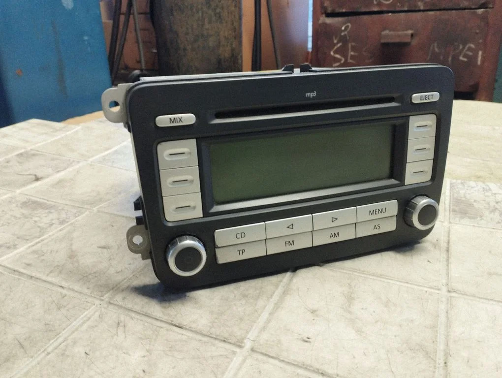 Radio/CD/DVD atskaņotājs/navigācija 1K0035186AD