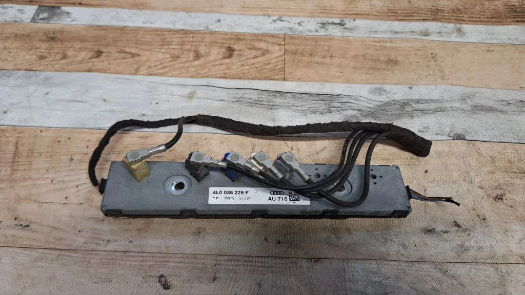 Aerial antenna amplifier 4L0035225F