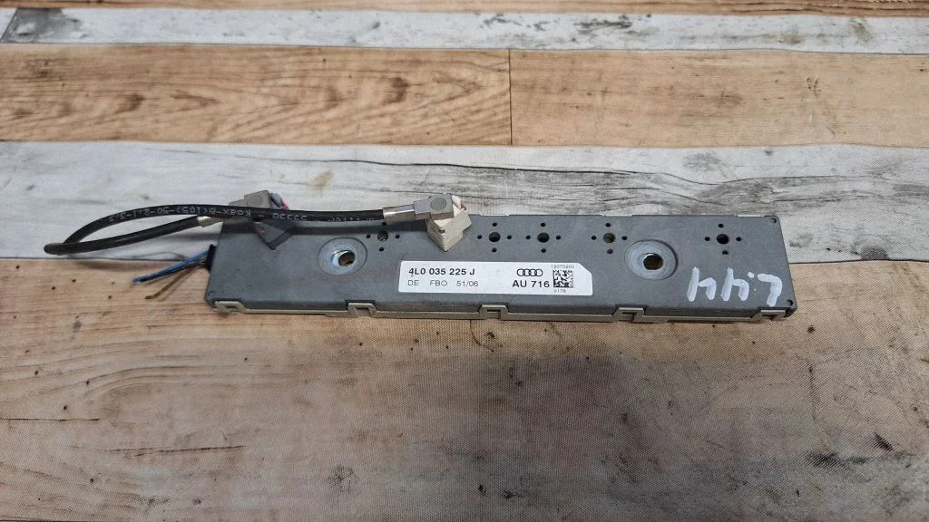 Aerial antenna amplifier 4L0035225J