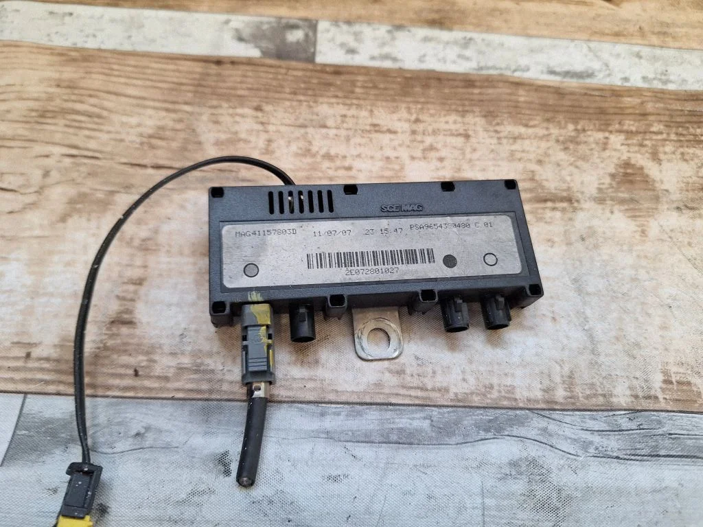 Aerial antenna amplifier 9654390480