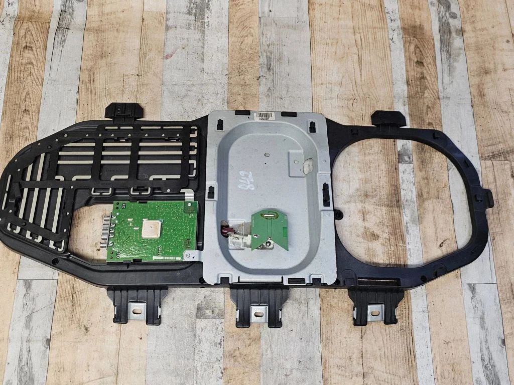 Aerial antenna amplifier – Mercedes-Benz R-Class W251 (2005-2013)