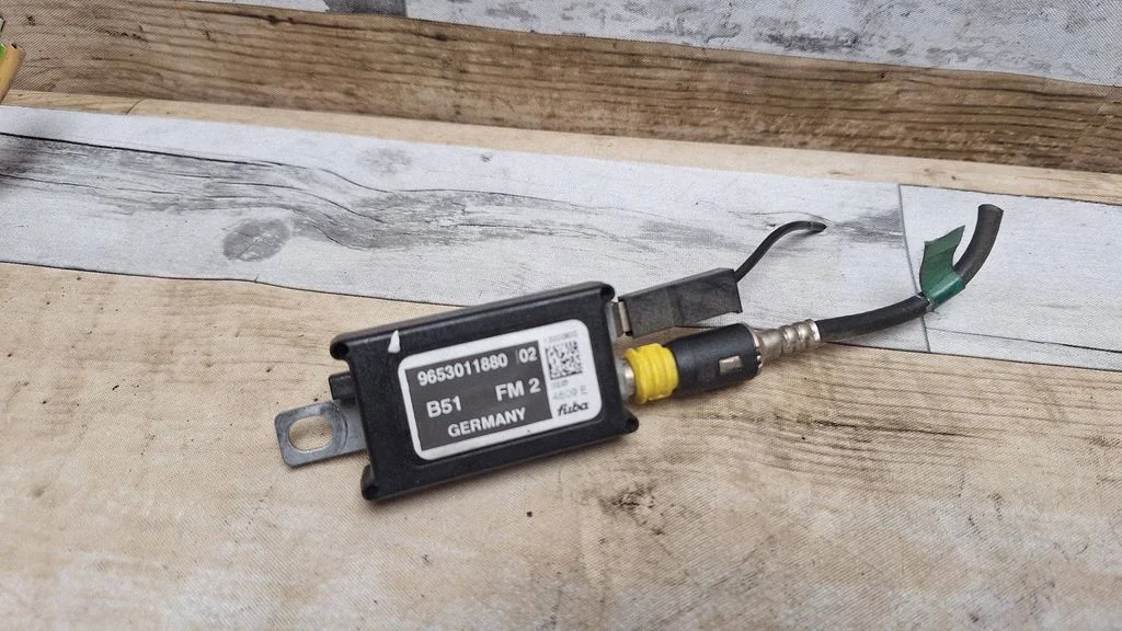 Aerial antenna amplifier 9653011880