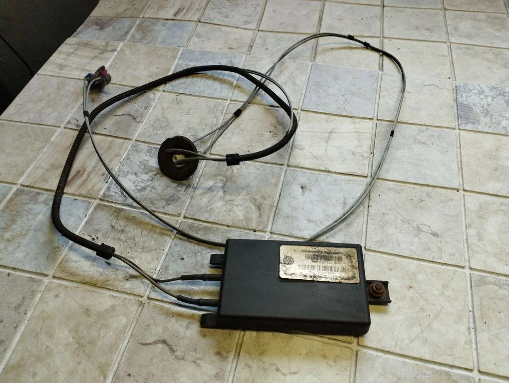 Antenni võimendi 7L6035507J