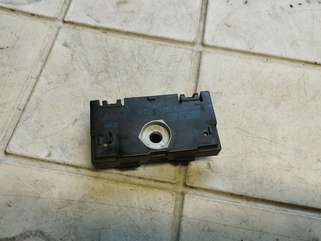 Aerial antenna amplifier 8T8035570