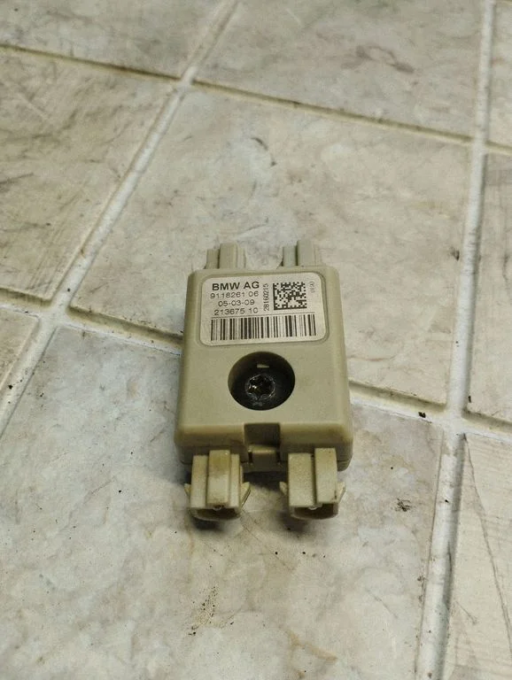 Antenas pastiprinātājs 911826106