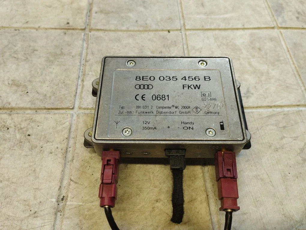 Antenas pastiprinātājs 8E0035456B