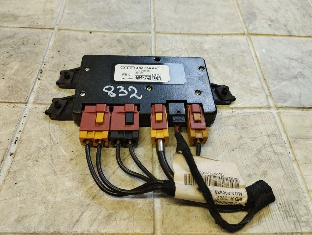 Wzmacniacz antenowy – Audi A6 Allroad C5 (1999-2005)