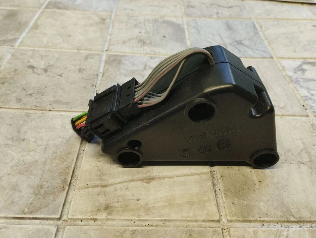 Wzmacniacz audio 1K0035463D