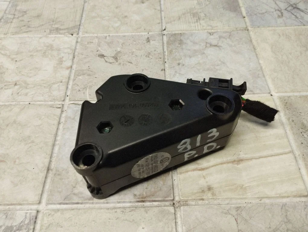Wzmacniacz audio 1K0035463D