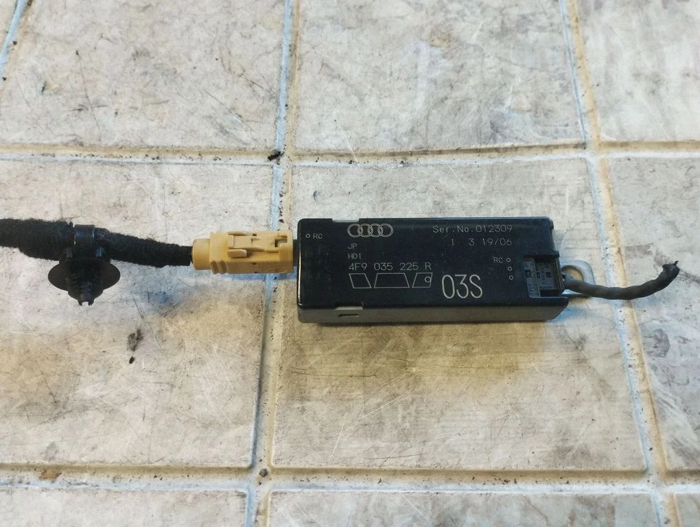 Antenas pastiprinātājs 4F9035225R