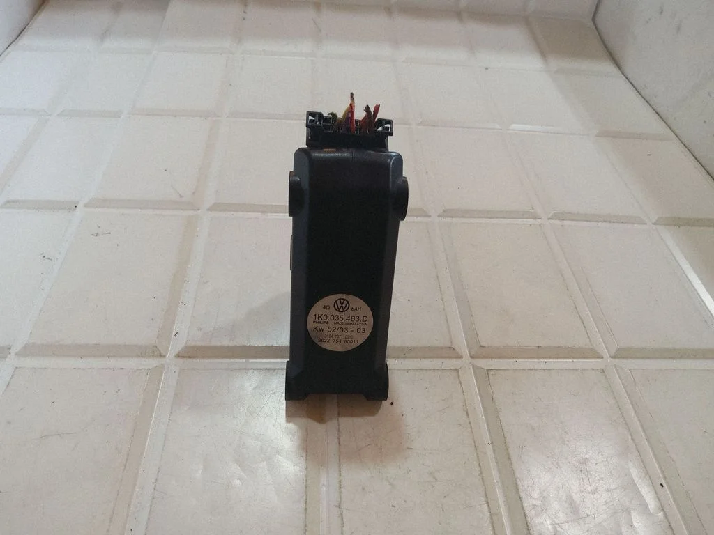 Sound amplifier 1K0035463D
