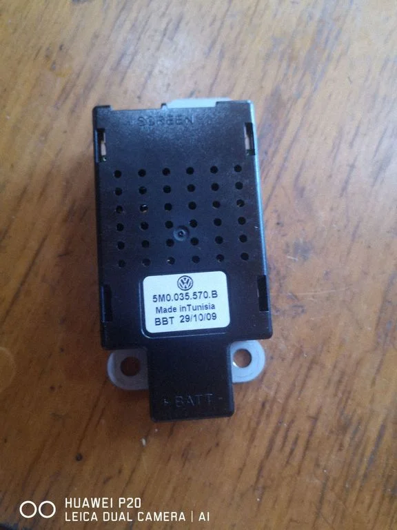 Antenas pastiprinātājs 5M0035570B