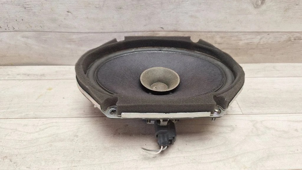 Front door speaker 3M8118808CA