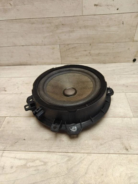 Front door speaker 963301J000