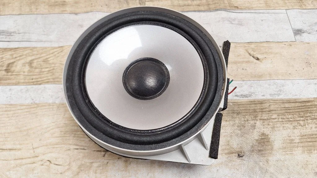 Front door speaker 16P649B