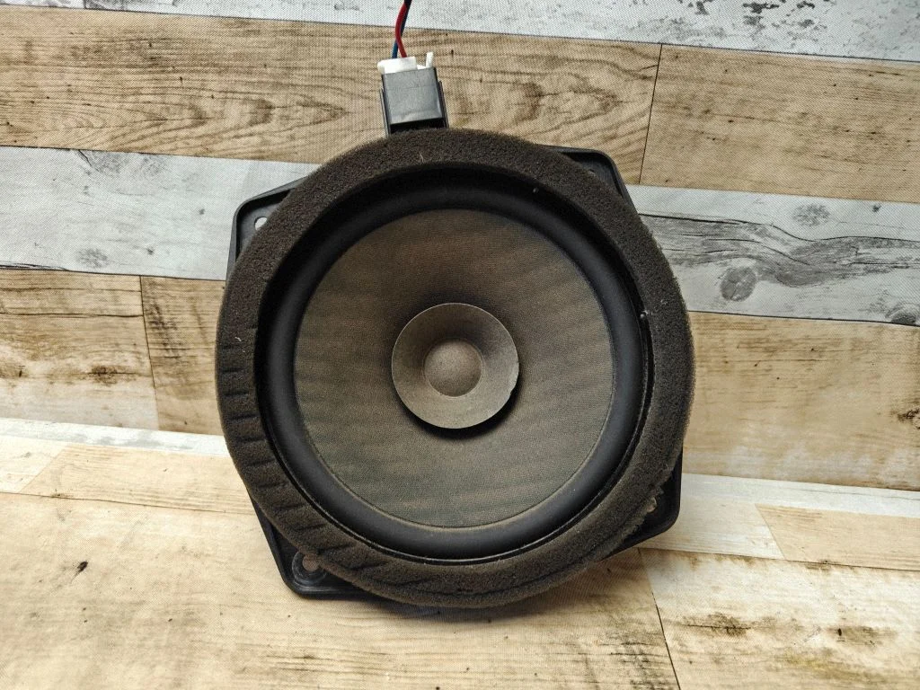Front door speaker – Hyundai Tucson JM (2004-2009)