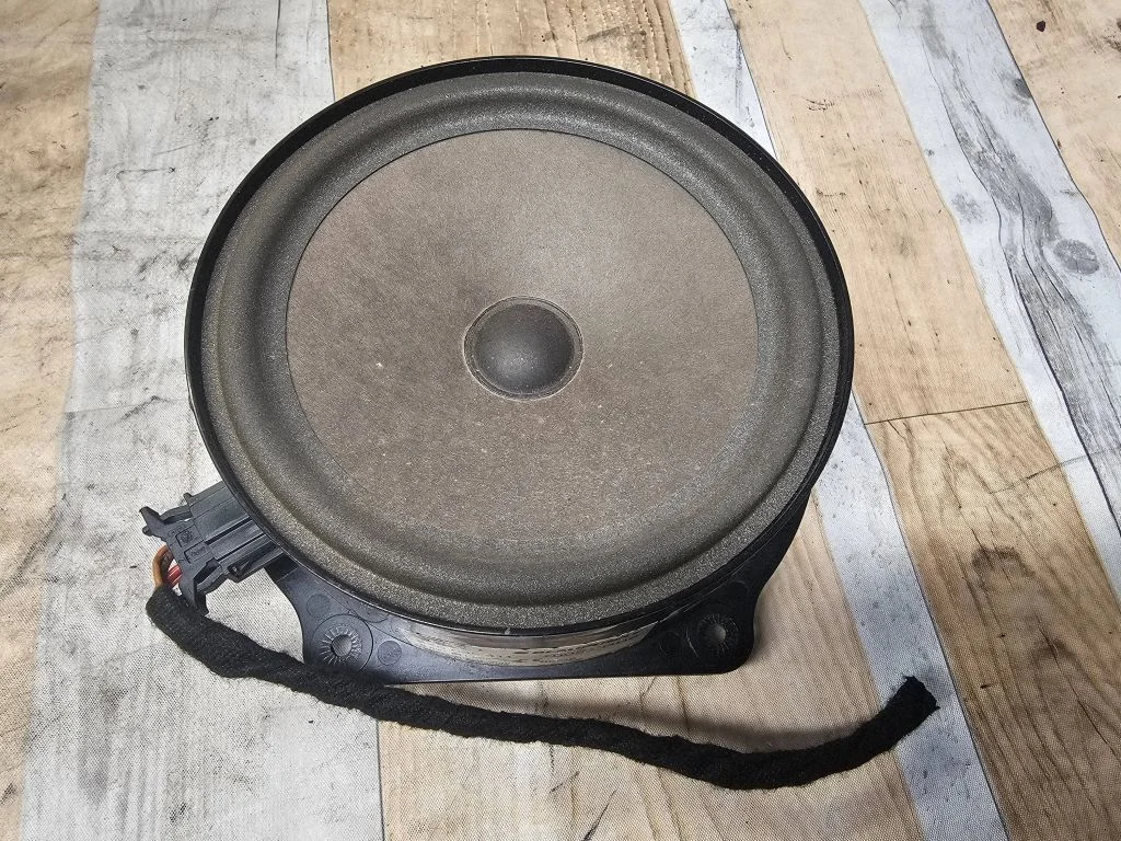 Front door speaker 8Z0035411