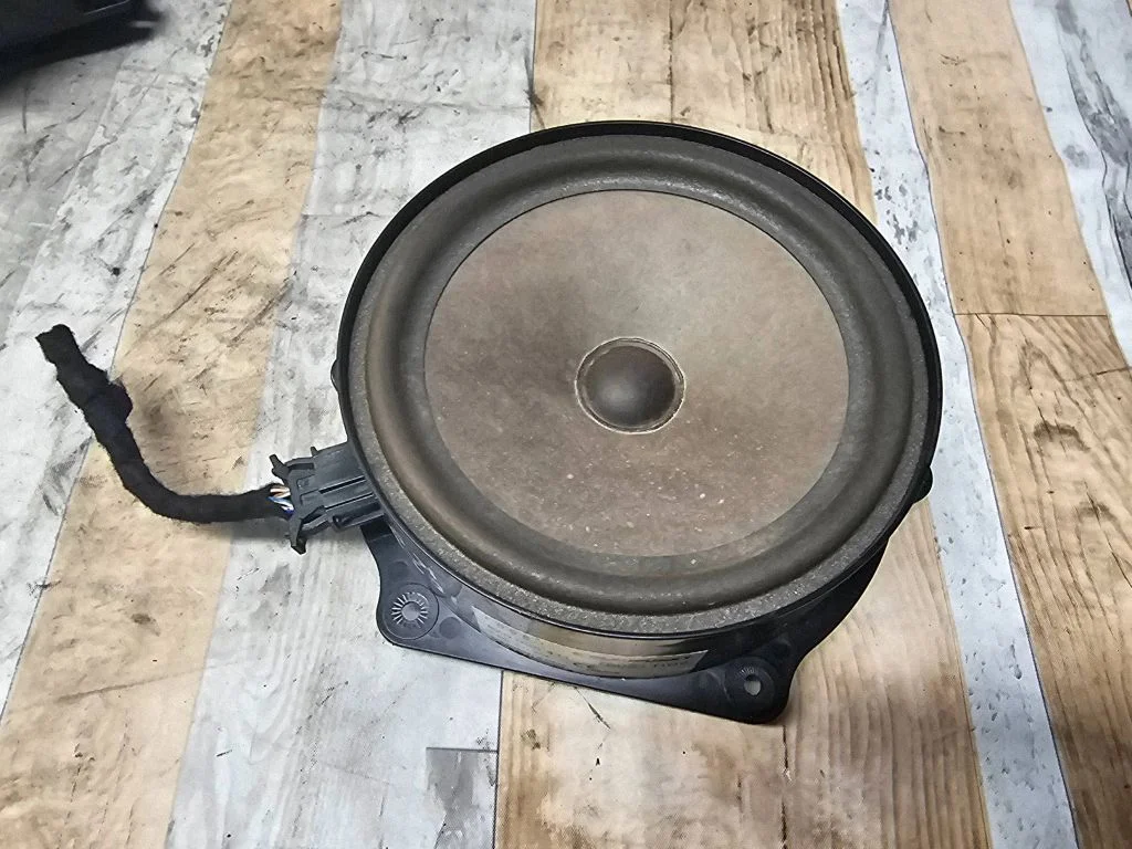 Front door speaker 8Z0035411