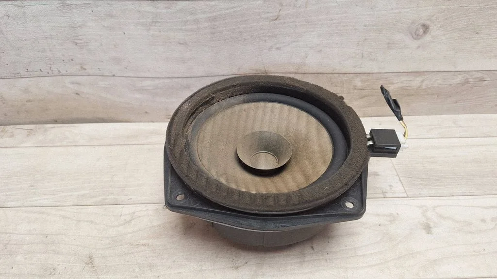 Front door speaker – Hyundai Tucson JM (2004-2009)