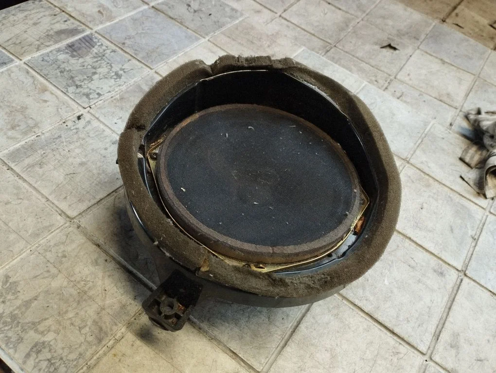 Front door speaker A1638201602