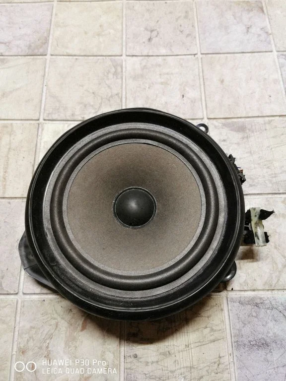 Front door speaker 2752507175