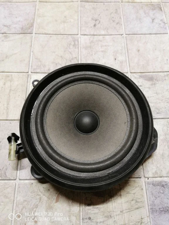 Front door speaker 2752507175