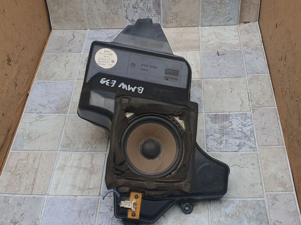 Front door speaker 2752555964