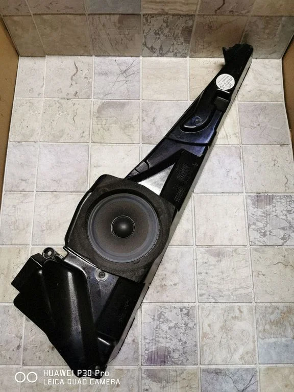 Front door speaker 2752555962