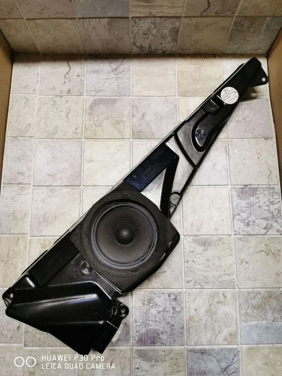 Front door speaker 2752555961