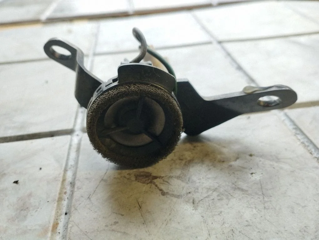 Front door speaker – front right